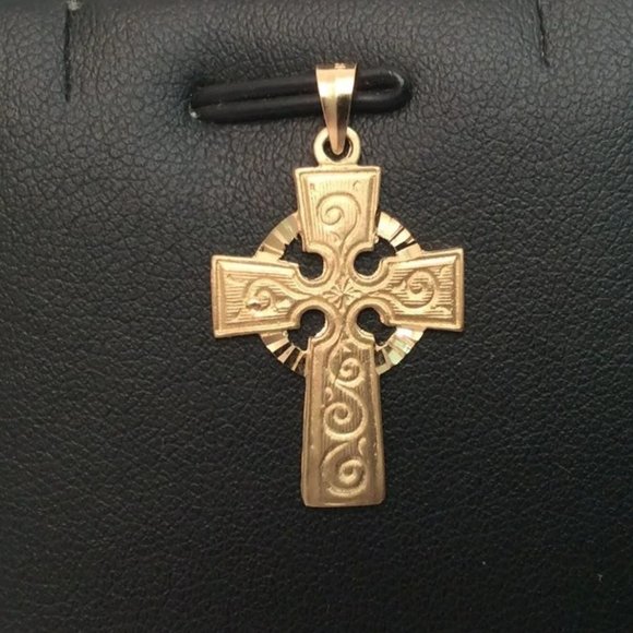 14k Solid Yellow real Gold Celtic Cross 2.00 Grams Religious Charm - Picture 1 of 8